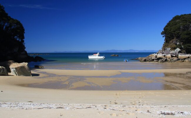 Abel Tasman National Park with Abel Tasman Charters and Reid Helicopters Nelson